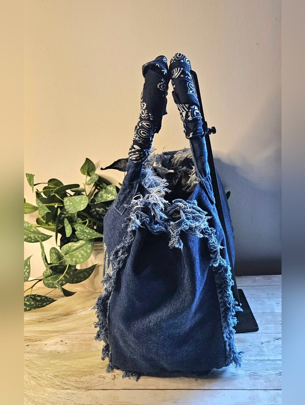 HipChik Couture bag is a medium-to-large tote dark blue denim. Lucky across - Picture 2 of 11
